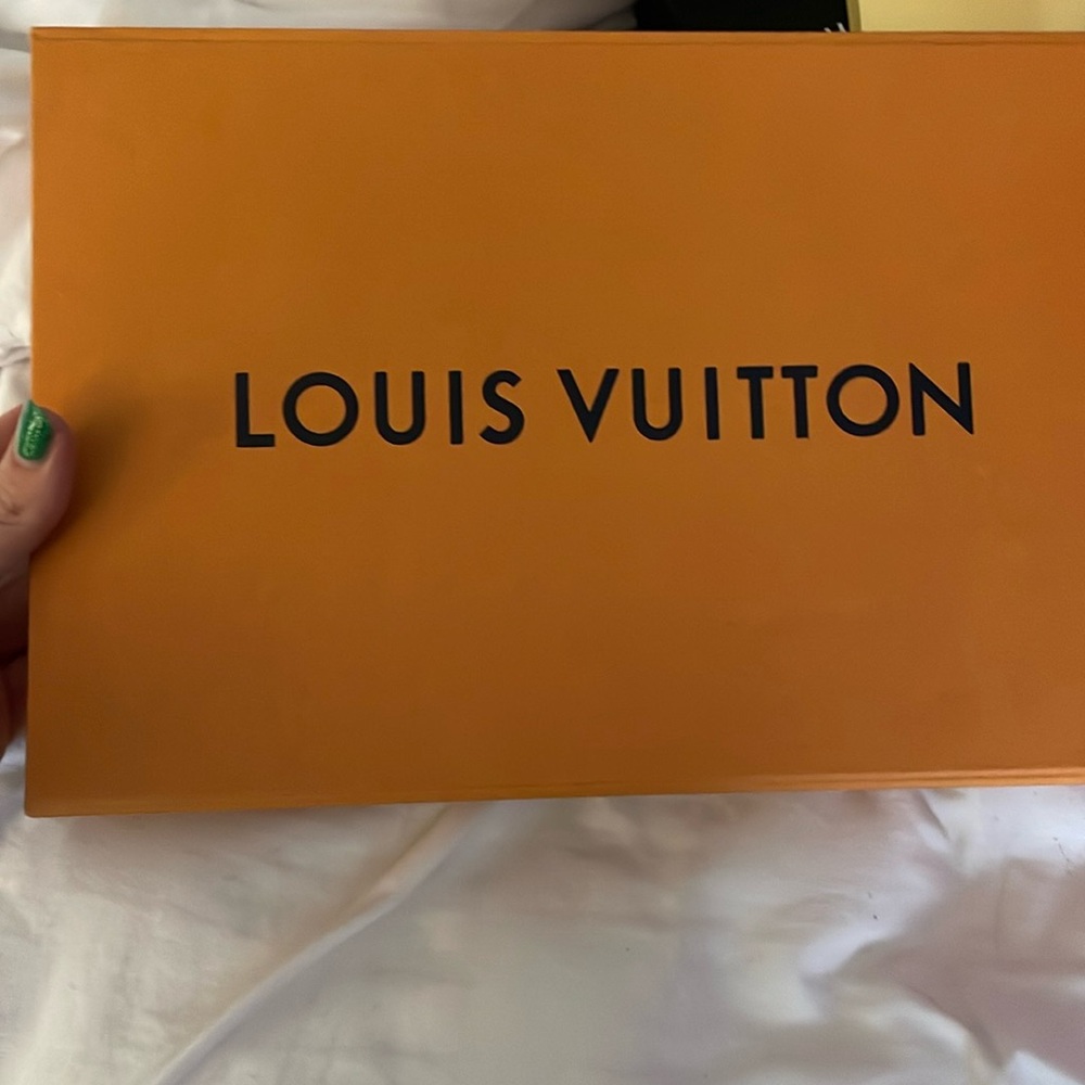 Louis Vuitton box